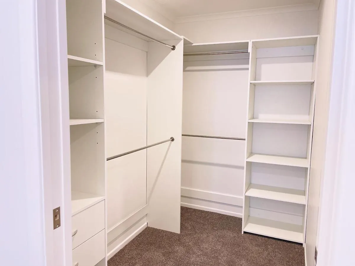 No Party Allowed, Entire Brand New 3 Bedroom Townhouse, Free Unlimited Fibre Wifi And Free Parking Wellington 0*,