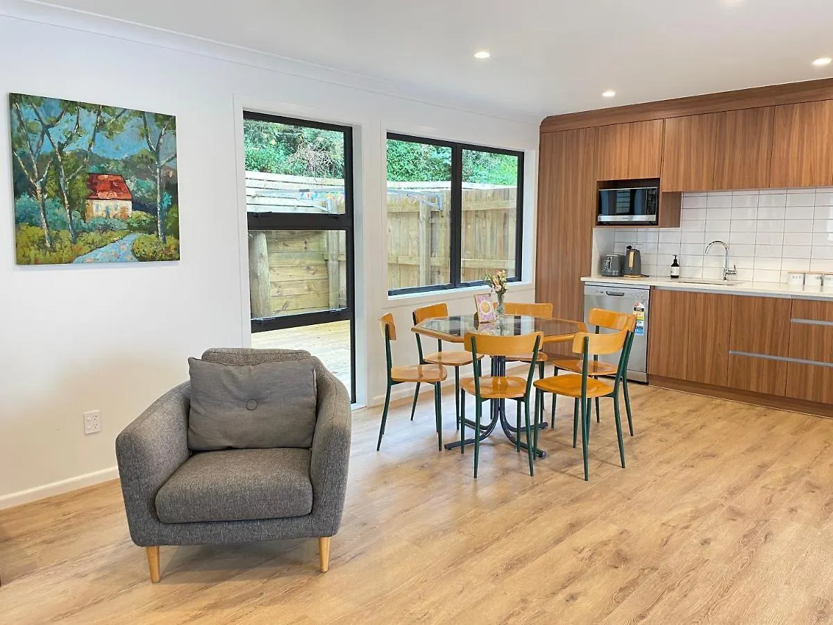 Holiday home No Party Allowed, Entire Brand New 3 Bedroom Townhouse, Free Unlimited Fibre Wifi And Free Parking Wellington