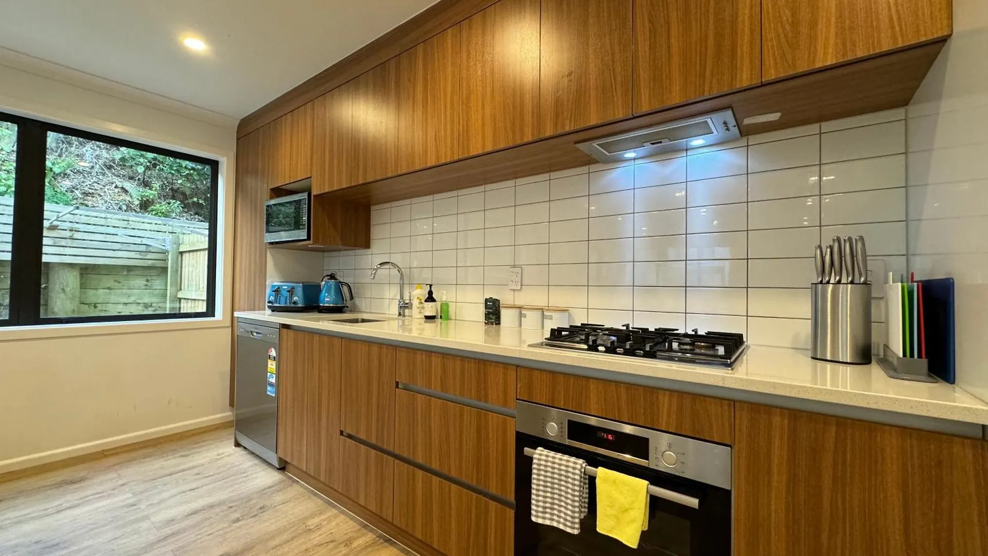 No Party Allowed, Entire Brand New 3 Bedroom Townhouse, Free Unlimited Fibre Wifi And Free Parking Wellington Holiday home