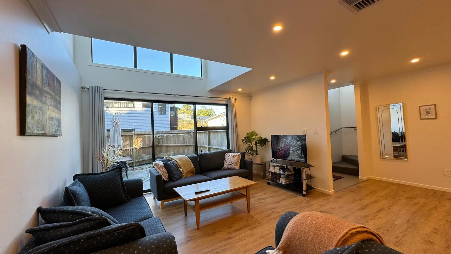 No Party Allowed, Entire Brand New 3 Bedroom Townhouse, Free Unlimited Fibre Wifi And Free Parking 웰링턴