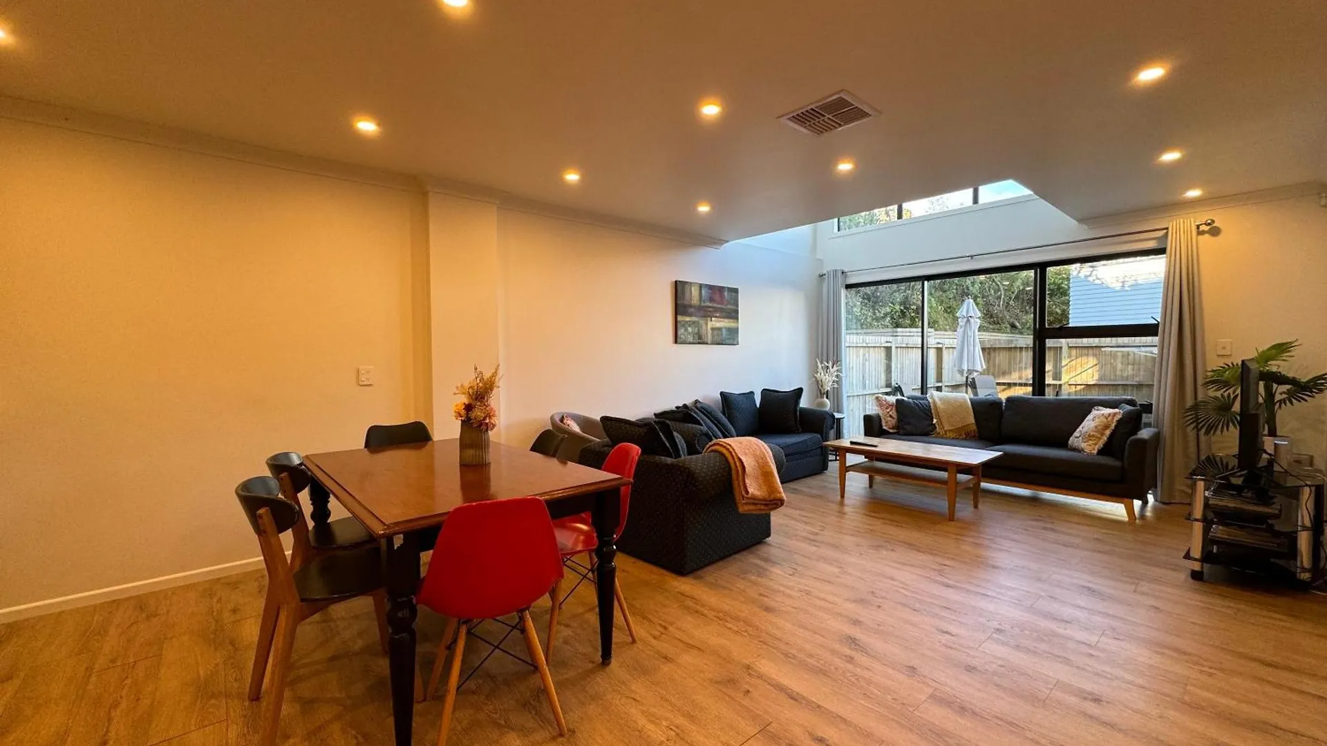 No Party Allowed, Entire Brand New 3 Bedroom Townhouse, Free Unlimited Fibre Wifi And Free Parking 웰링턴