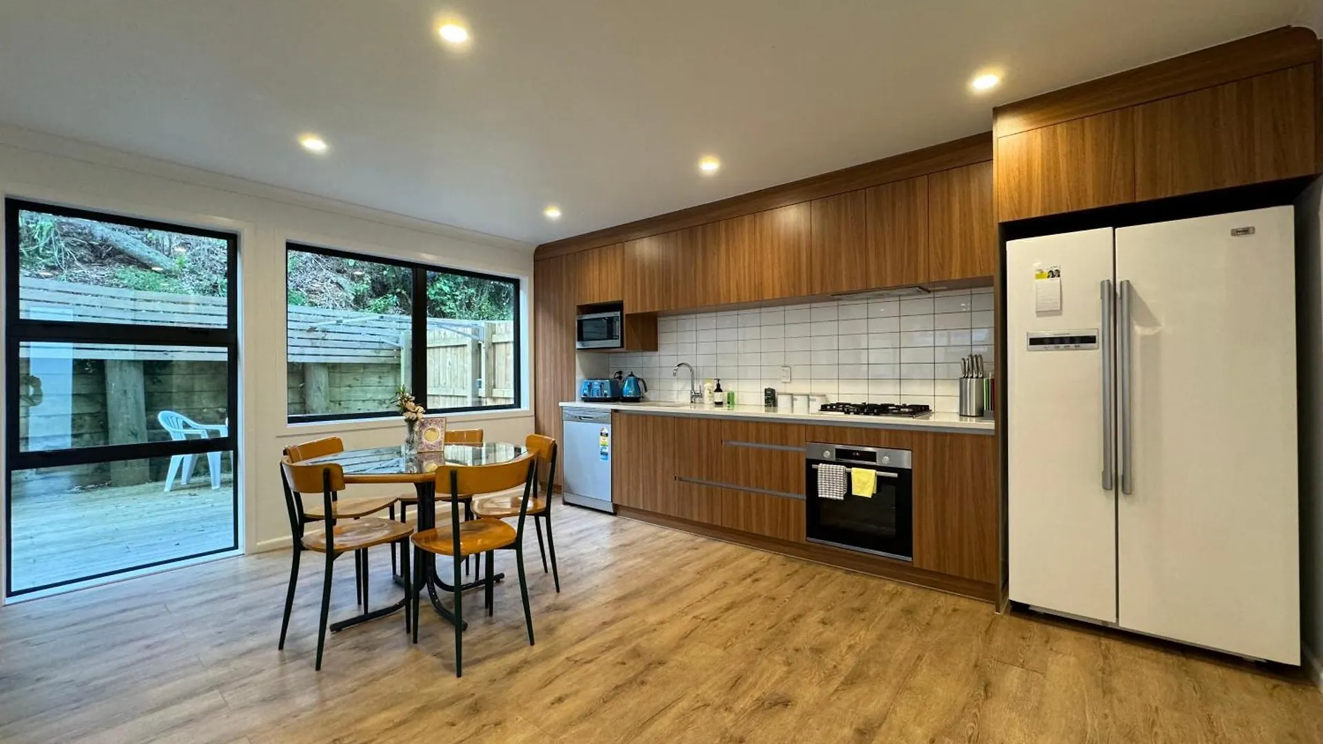 No Party Allowed, Entire Brand New 3 Bedroom Townhouse, Free Unlimited Fibre Wifi And Free Parking 웰링턴
