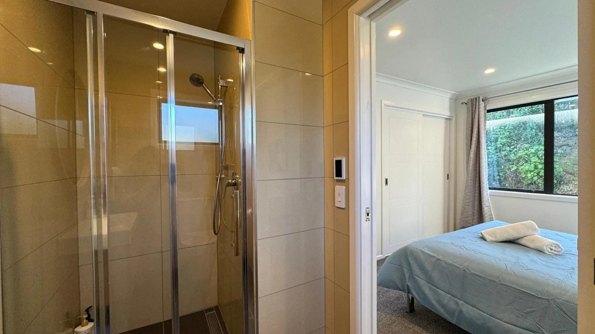 No Party Allowed, Entire Brand New 3 Bedroom Townhouse, Free Unlimited Fibre Wifi And Free Parking 웰링턴