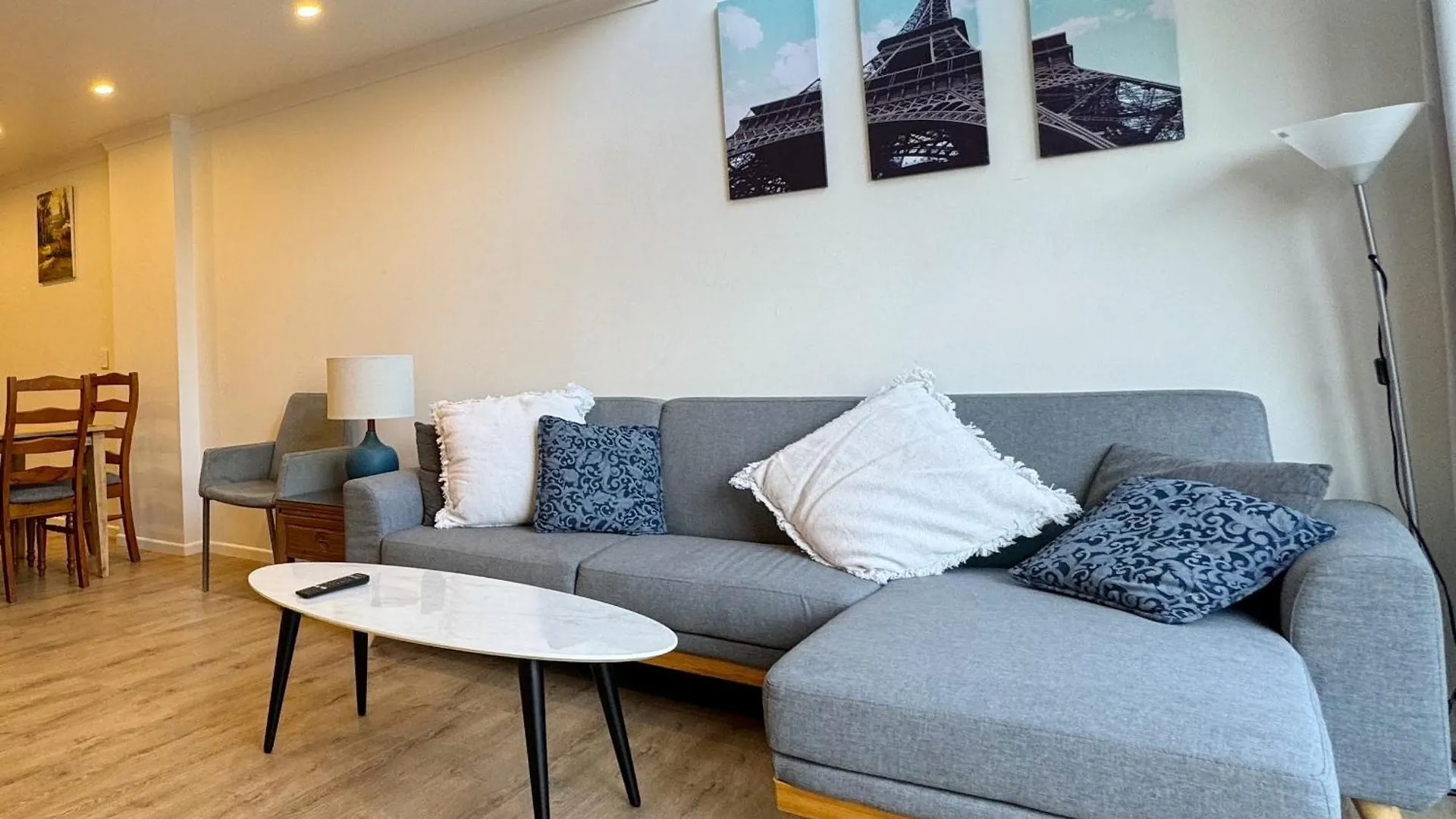 No Party Allowed, Entire Brand New 3 Bedroom Townhouse, Free Unlimited Fibre Wifi And Free Parking 웰링턴 0*,