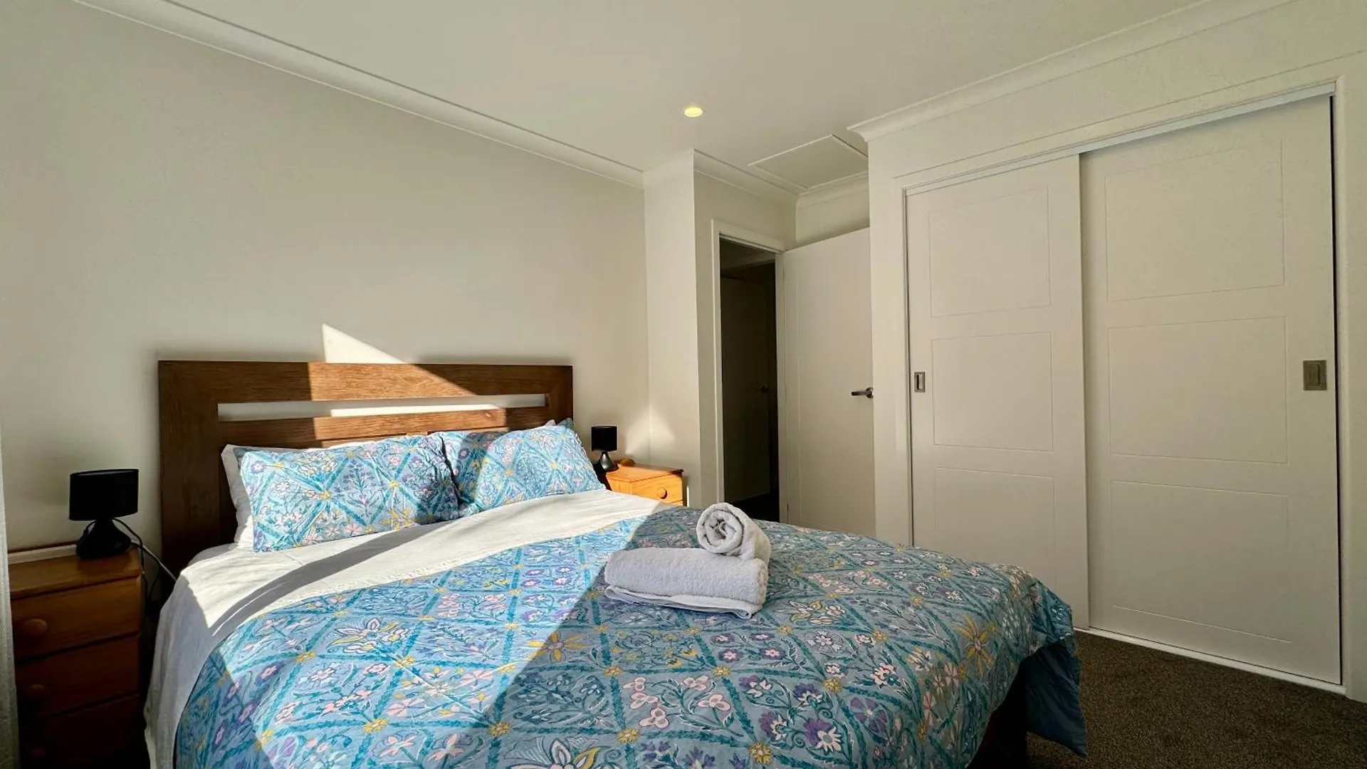 Tatil Evi No Party Allowed, Entire Brand New 3 Bedroom Townhouse, Free Unlimited Fibre Wifi And Free Parking Wellington
